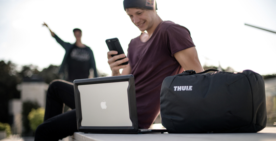 Бампер Thule Vectros для MacBook Pro 15"  3203576