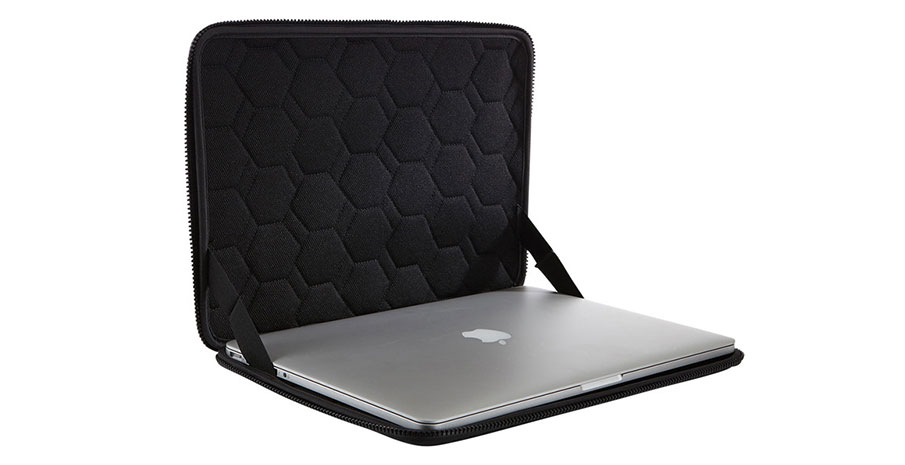 Чехол Thule Gauntlet 3.0 для MacBook 15"  TGSE-2254